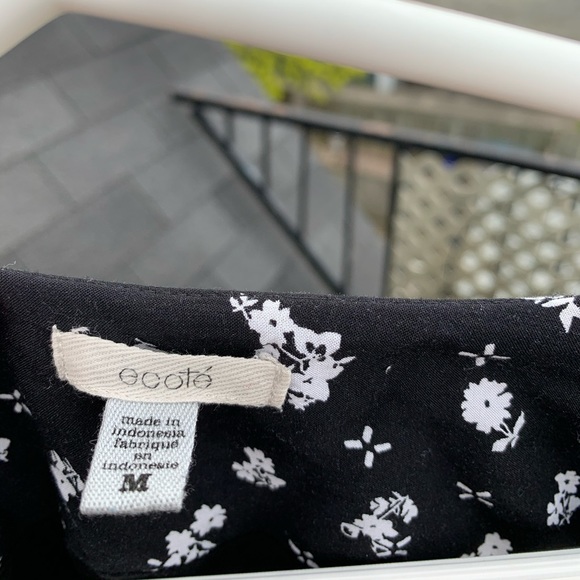 Urban Outfitters Romper - Picture 2 of 4